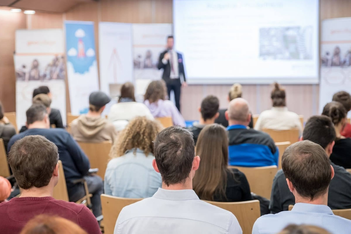 https://tesiswasi.com/wp-content/uploads/2026/02/capacitaciones-academicas.jpg